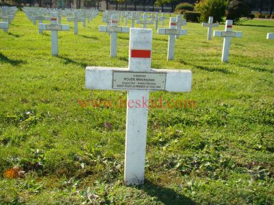 ROJEK Mieczyslaw
42 ans
Né 19.06.1897 Warszawa Mazowieckie (PL)
Décès 09.02.1940 Lyon 3ème (69)
(Hôpital Edouard Herriot 1 avenue Rockfeller) 
(Accident de la circulation cours des Chartreux Lyon)
Aviation Polonaise Bron
Sergent-Chef 
Estampille 583/3
Provenance Lyon-Guillotière K.3-2P-3-19
Inhumation 21.09.1957 - PV 2016
Carré D - Rang 4 - Tombe 4
MORT POUR LA FRANCE
Copyright Frania
