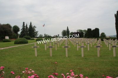 04 - Drapeau sur carré français
