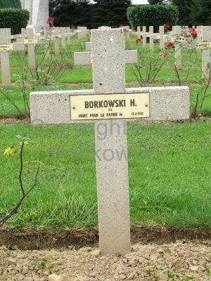 BORKOWSKI Henryk
- 25 ans -
Né 10.07.1919 Torun Couïavie-Poméranie (PL)
Décès 18.08.1944 Le Vauroux (60)
Matricule 2257
Polish Air Force - 303 Squadron - Lieutenant
Ramrod 1214 - escorted B-26's
Tombe 5 - Carré III - Rang AA
copyright photo Piotr Packowski
copyright Frania
