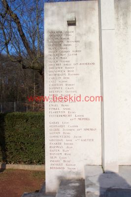 3 - Bron - 69 - Mur des Fusillés - août 1944 -
copyright Frania
