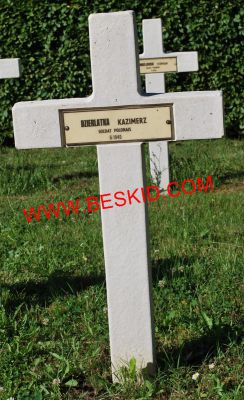 DZIERLATKA Kazimierz
Décès 06.1940 Hoste-Haut (57)
Inhumation 05.05.1964 - Tombe 6
Armée Polonaise
copyright Frania 

