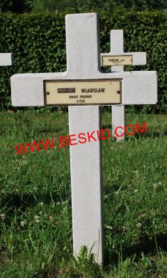GIZGORZAK Wladislaw
Décès 06.1940 Hoste-Haut (57)
Inhumation 05.06.1942 - Tombe 12
Armée Polonaise
copyright Frania 
