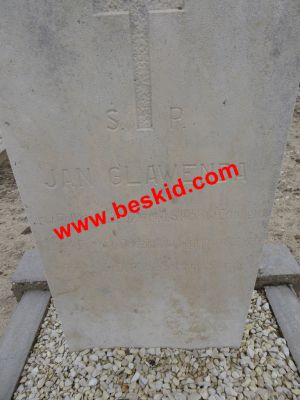 GLAWENDA Jan
Militaire LS4 - Camp américain
Né 21-03-1921 Sieradz woj.Lodzkie (PL)
Décès 11-06-1959 Captieux (33)
Fils de Jacob & Stanislawa Rogowska
38 ans - célibataire
Copyright Frania 
Copyright photo Anusia
