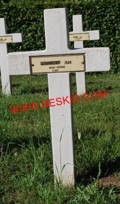 GRZKAMODZONY Jean
Décès 06.1940 Hoste-Haut (57)
Inhumation 05.05.1964 - Tombe 11
Armée Polonaise
copyright Frania 
