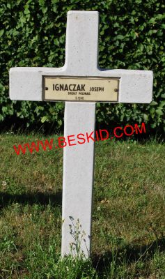 IGNACZAK Joseph
Décès 06.1940  Xousse (54)
Inhumation  18.06.1964 - Tombe 89
Armée Polonaise
copyright Frania 
