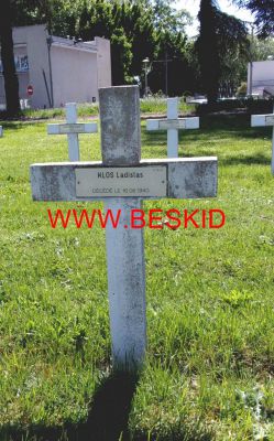 KLOS Wladyslaw
71 ans
Né 27.06.1869 Modé Mesto (Bohême) (Tchéquie)
Fils Jean & Marie Memecek
Décès 16.06.1940 Autun (71)
(Place du Champ de Mars)
Provenance d’Autun (71)
Professeur de musique à Epernay (51)
Inhumation 08.06.1964 - PV 4151
Carré E - Rang 15 - Tombe 21
Copyright Frania 
