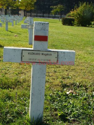 KUZNIARD Wojciech
44 ans - célibataire
Né 09.01.1901 Martowa Malopolskie (PL)
Fils Jacob & Maria
Décès 25.02.1946 La Tronche (38)
(Hôpital militaire)
1er Régiment d’Infanterie Polonais
Caporal-Chef
Matricule 48121
Provenance La Tronche (Sablon) (38)
Inhumation 15.07.1958 - PV 2699
Carré D - Rang 5 - Tombe 1
Copyright Frania
