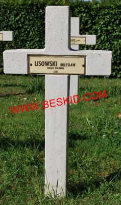 LISOWSKI Boleslaw
Décès 23.04.1945 Metz-Plantières (57)
Plantières Queuleu est rattaché à la commune de Metz depuis 1906 pour en devenir un quartier
Né 03-12-1910 Szyszyn Wielkopolska (PL)
Inhumation 12.06.1964 - Tombe 4
Caen AC 21 P 479 217
Armée Polonaise
Copyright Frania 
