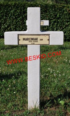 MARCINIAK Jan
Décès 06.1940 Leintrey (54)
Inhumation 17.06.1964 - Tombe 37
Armée Polonaise
copyright Frania 
