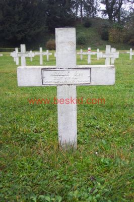 MICHALAK Jean
28 ans - célibataire
Né 06.06.1913 Panowice Lubuskie or Lodzkie (PL)
Fils Joseph & Marie Anne Sekulska de Ribouisse (11)
Décès 03.01.1942 Bourg-en-Bresse (01)
(Hôpital mixte)
52ème Régiment Artillerie
Soldat 2ème classe - groupe 3
Rapatrié d’Allemagne Stalag 9/C
Domicile Generville (11)
Provenance Bourg-en-Bresse (01)
Inhumation 05.06.1958 - PV 2523
Carré A - Rang 16 - Tombe 44
MORT POUR LA FRANCE
(Dossier n° 1789 EC/D Bourg-en-Bresse (01) 02.07.1943)
Copyright Frania
