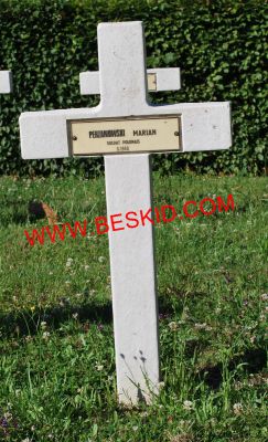 PERZANOWSKI Marian
Décès 06.1940 Hoste-Haut (57)
Inhumation 05.05.1964 - Tombe 17
Armée Polonaise
copyright Frania 
