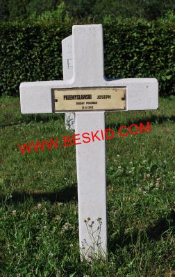 PRZEMYSLAWSKI Joseph
Décès 19.06.1940 Golbey (88)
Inhumation 10.07.1964 - Tombe 54
Armée Polonaise
copyright Frania 
