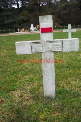 ROBASZEWSKI Stanislaw
17 ans
Né 31.10.1926 Gostyn (PL)
Décès 20.07.1944 La Versanne (42)
(Crâne éclaté)
315ème Bataillon Polonais 
Forces Françaises Intérieures
Provenance La Ricamarie (42)
Inhumation 21.10.1958 - PV 2922
Carré A - Rang 18 - Tombe 14
MORT POUR LA FRANCE
(Dossier AC 21 P 142019)
Copyright Frania
