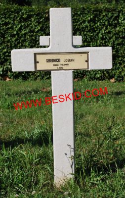 SEREDNICKI Joseph
Décès 06.1940 Hoste-Haut (57)
Inhumation 05.05.1964 - Tombe 15
Armée Polonaise
copyright Frania 
