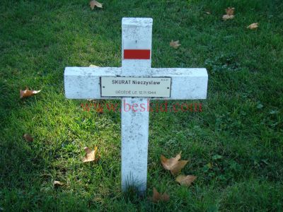 SKURAT Mieczyslaw
Décès 12.11.1944
Soldat
Provenance La Tronche (38)
Inhumation 15.07.1958 - PV 2682
Carré D - Rang 4 - Tombe 47
MORT POUR LA FRANCE
Copyright Frania
