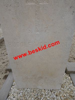 WASILINKA Rudolf
Garde compagnie polonaise USA au camp de Jeumont
Né 10-03-1926 Polikowy (PL)
Décès 20-09-1959 La Rochelle (17) camp de Jeumont
Fils de Stefan & Katarzyna
33 ans - célibataire
Copyright Frania 
Copyright photo Anusia
