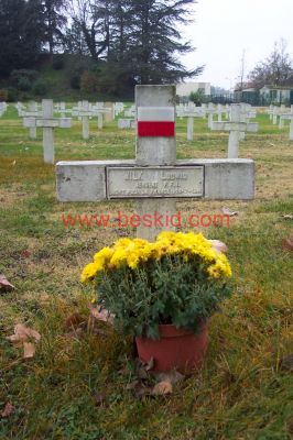 WILK Ludwik
42 ans - Epoux de Stefania
Né 17.08.1901 (PL)
Décès 24.07.1944 Autrans (38)
Refuge de Gève
Forces Françaises Intérieures 
8ème secteur
Sergent - menuisier
Provenance Villars-de-Lans (38)
Inhumation 15.07.1958 - PV 2798
Carré A - Rang 10 - Tombe 70
Inscrit sur le chemin de Croix Valchevière à Villard-de-Lans (38)
MORT POUR LA FRANCE
(Dossier 21 P 167010)
Copyright photo Stéphane Delrieu
Copyright Frania
