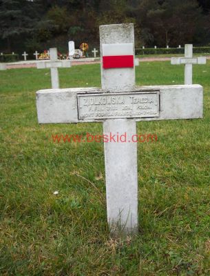 ZOLKOWSKA Thérèse Jadwiga
17 ans
Née 16.10.1926 Unieux (42)
Fille d’Adam, métallurgiste & Anna Gotowicka
Naturalisée 24.12.1938 décret 510.39 avec ses parents et sa sœur Sabine
Décès 20.07.1944 La Versanne (42) 
Les Loges de Montheux 
(Crâne éclaté)
315ème Bataillon Polonais 
Forces Françaises Intérieures (FFI)
Domicile 04 rue Jean Jaurès Unieux
Provenance La Ricamarie (42)
Inhumation 21.10.1958 - PV 2924
Carré A - Rang 18 - Tombe 16
MORTE POUR LA FRANCE
(Dossier AC 21 P 172513)
Copyright Frania
